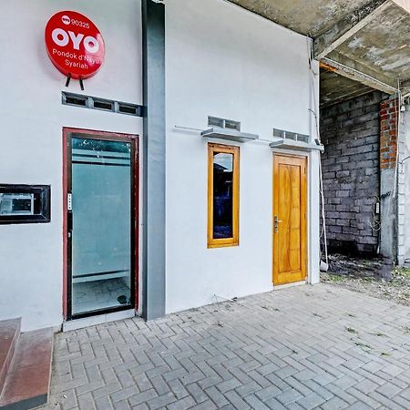 Oyo 90325 Pondok Dnayu Syariah Jarakan Экстерьер фото