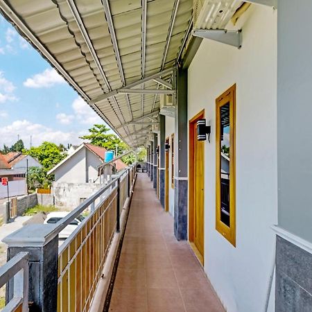 Oyo 90325 Pondok Dnayu Syariah Jarakan Экстерьер фото