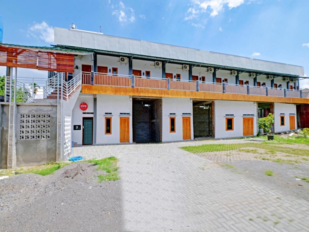 Oyo 90325 Pondok Dnayu Syariah Jarakan Экстерьер фото