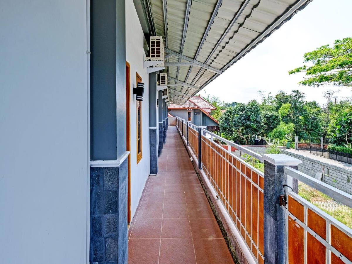 Oyo 90325 Pondok Dnayu Syariah Jarakan Экстерьер фото